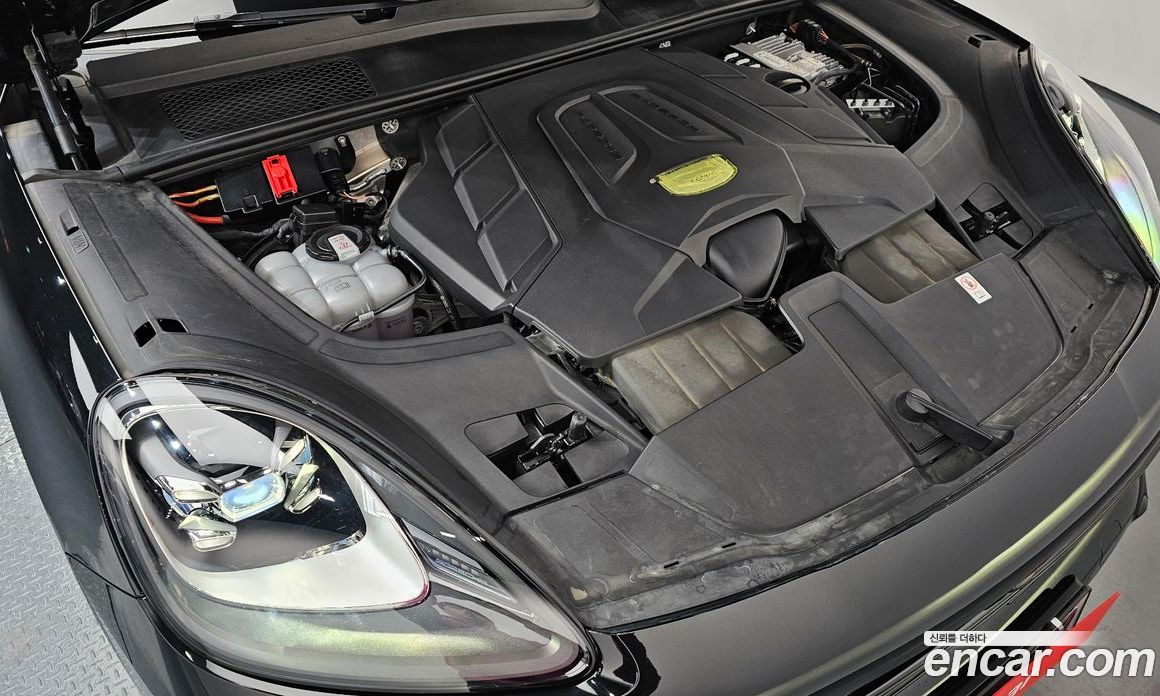 Porsche Cayenne 3rd Gen фото 6