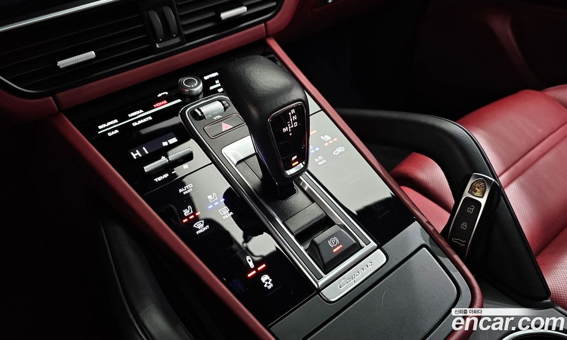 Porsche Cayenne 3rd Gen фото 9