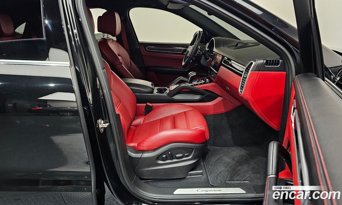 Porsche Cayenne 3rd Gen фото 11