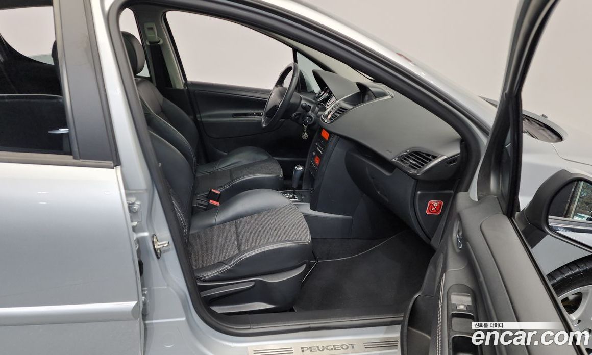 Peugeot 207GT фото 11