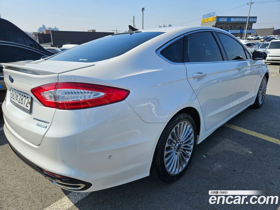 Ford Fusion фото 12