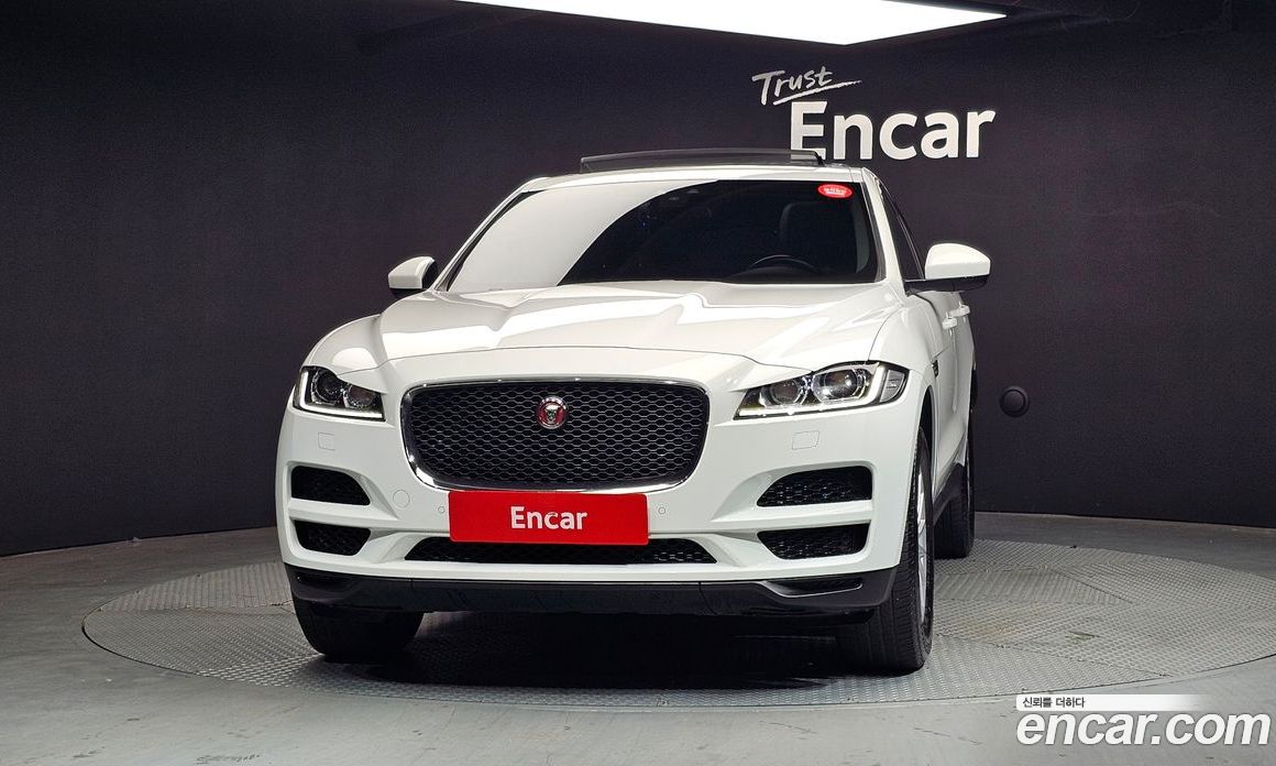 Jaguar F-PACE фото 3