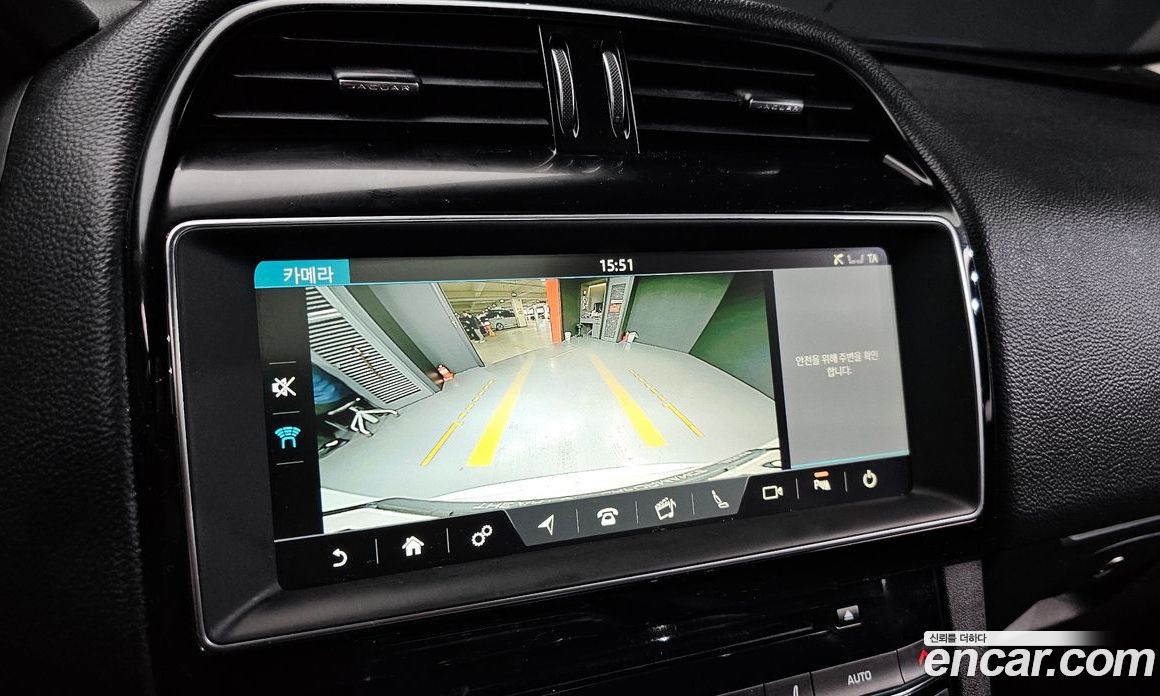 Jaguar F-PACE фото 14