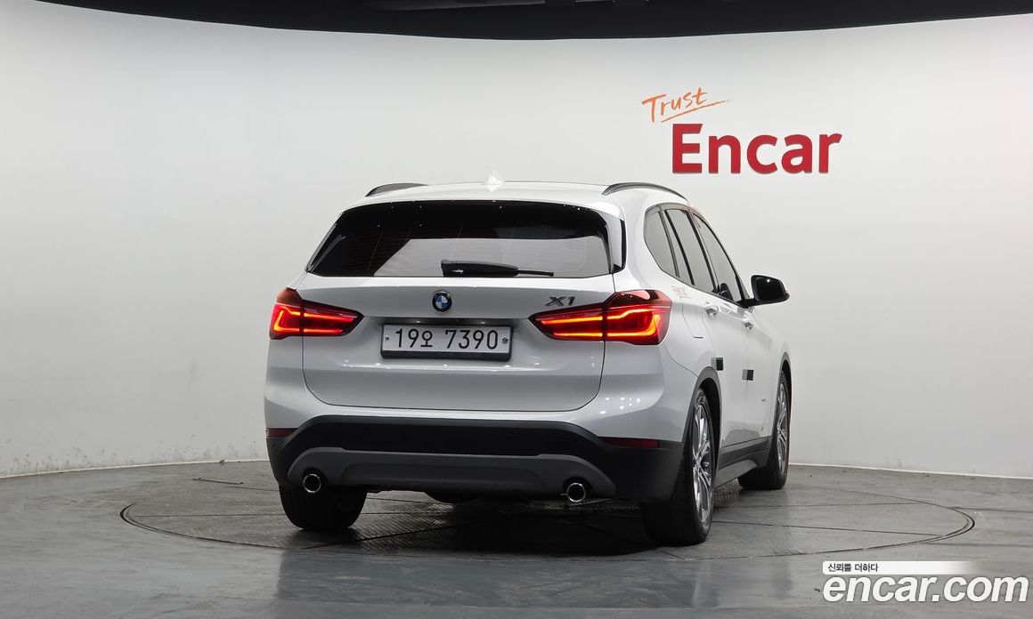 BMW X1 (F48) фото 4