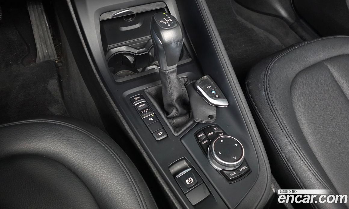 BMW X1 (F48) фото 9