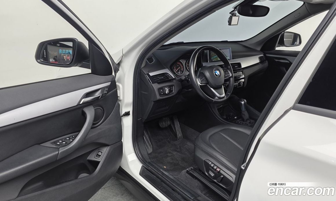 BMW X1 (F48) фото 10