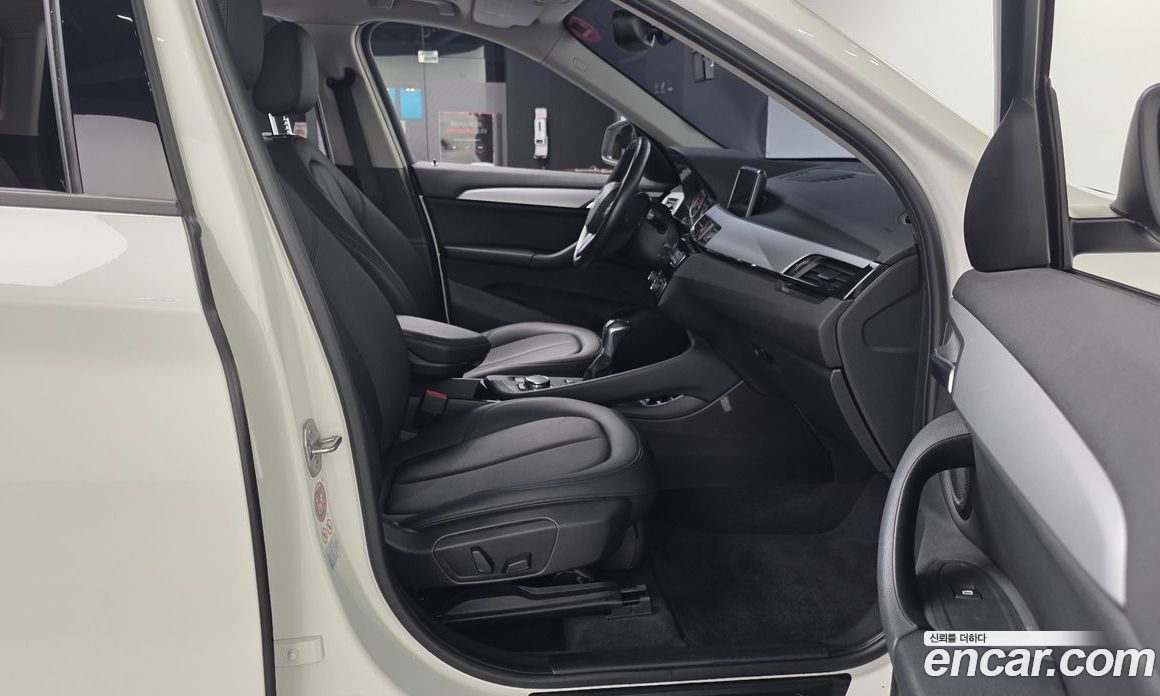 BMW X1 (F48) фото 11