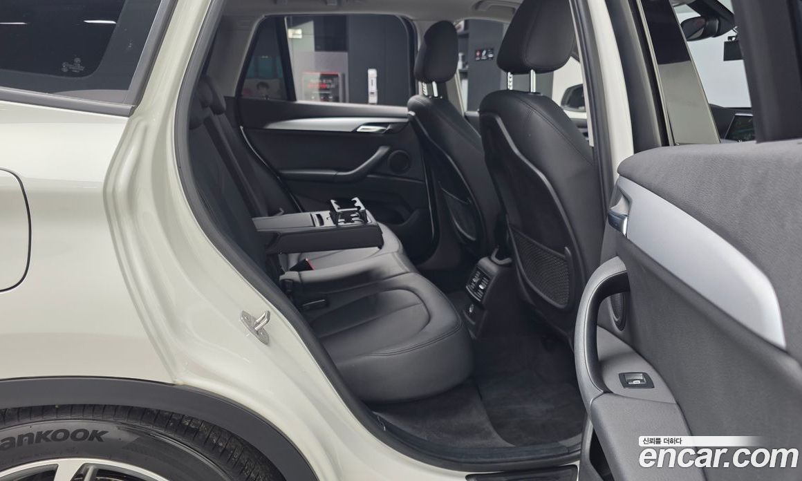 BMW X1 (F48) фото 12