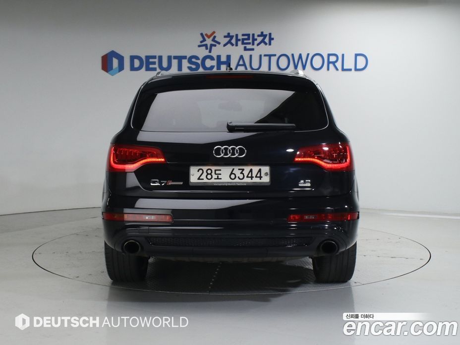 Audi Q7 фото 3