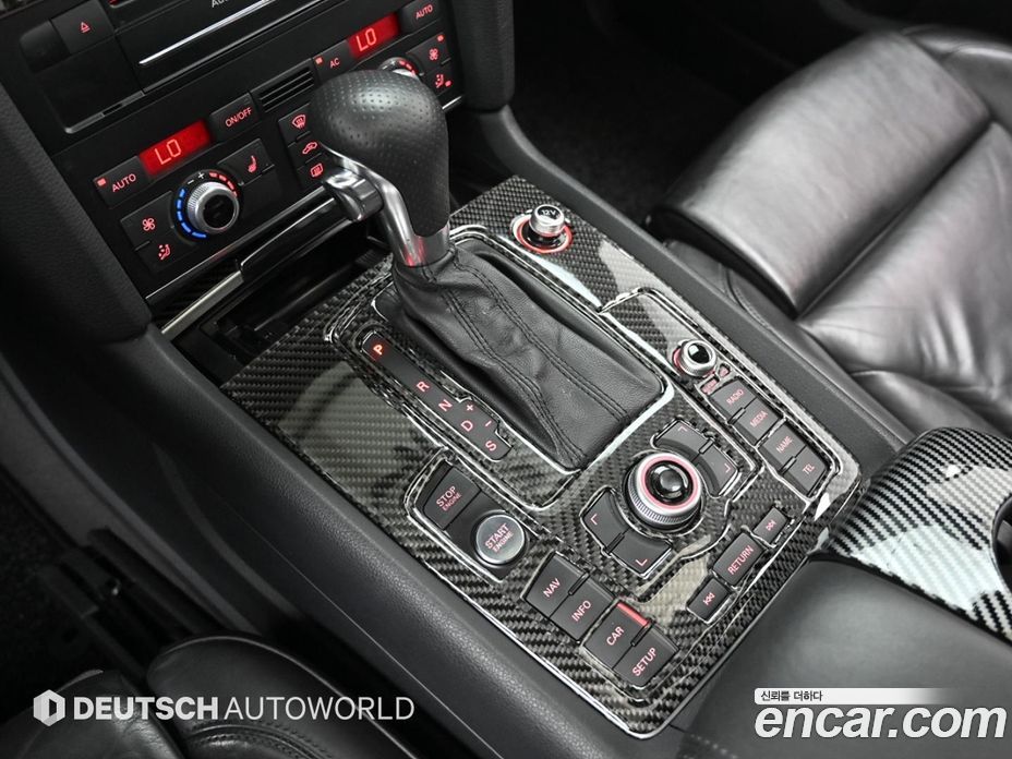 Audi Q7 фото 8