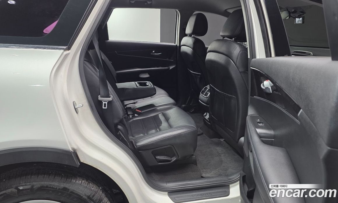 Kia Sorento 3rd Gen фото 12