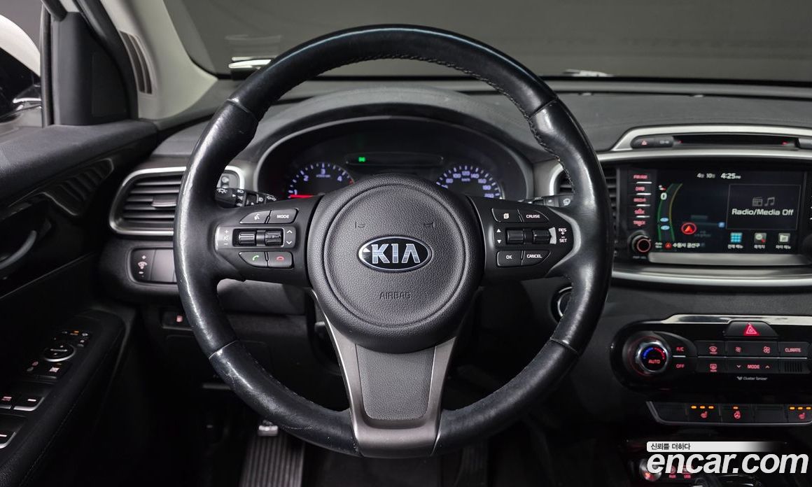 Kia Sorento 3rd Gen фото 13