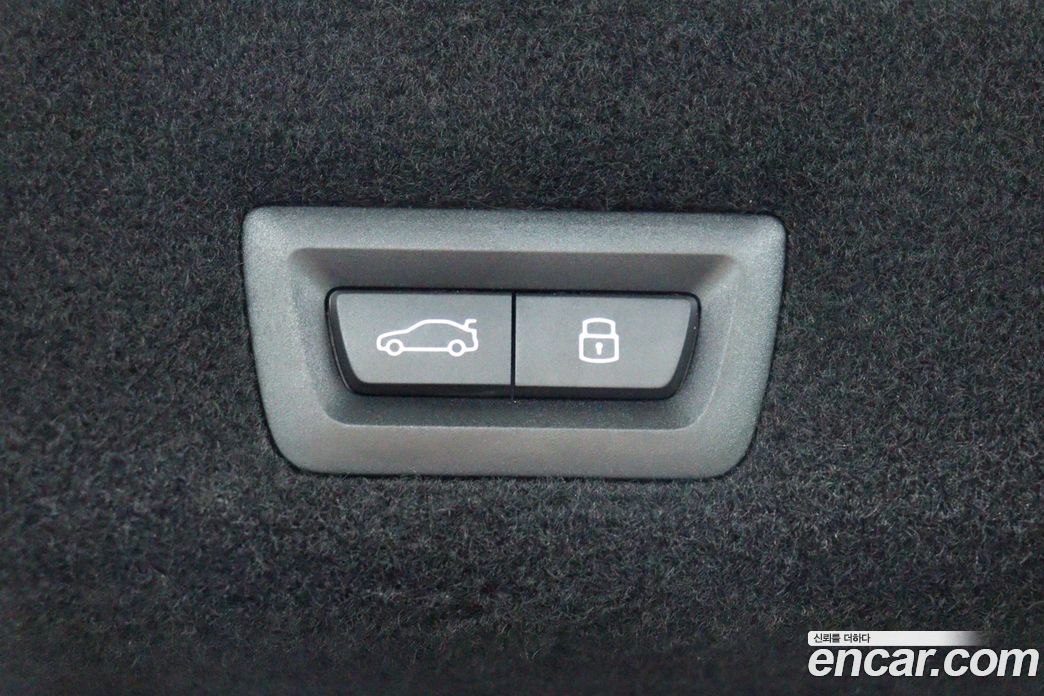 BMW 7-Series (G70) фото 18