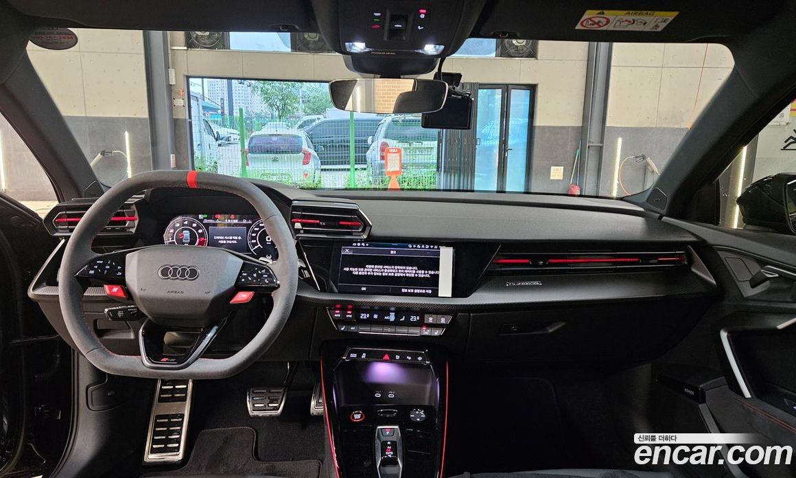 Audi RS3 (8Y) фото 6