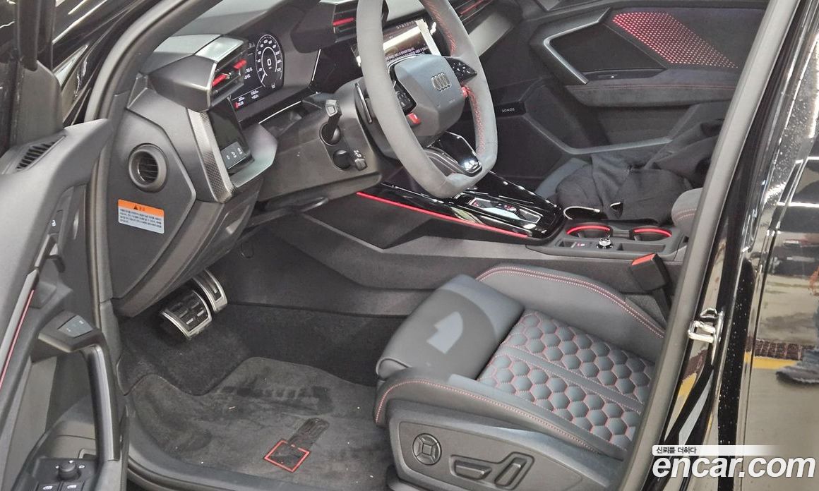 Audi RS3 (8Y) фото 8