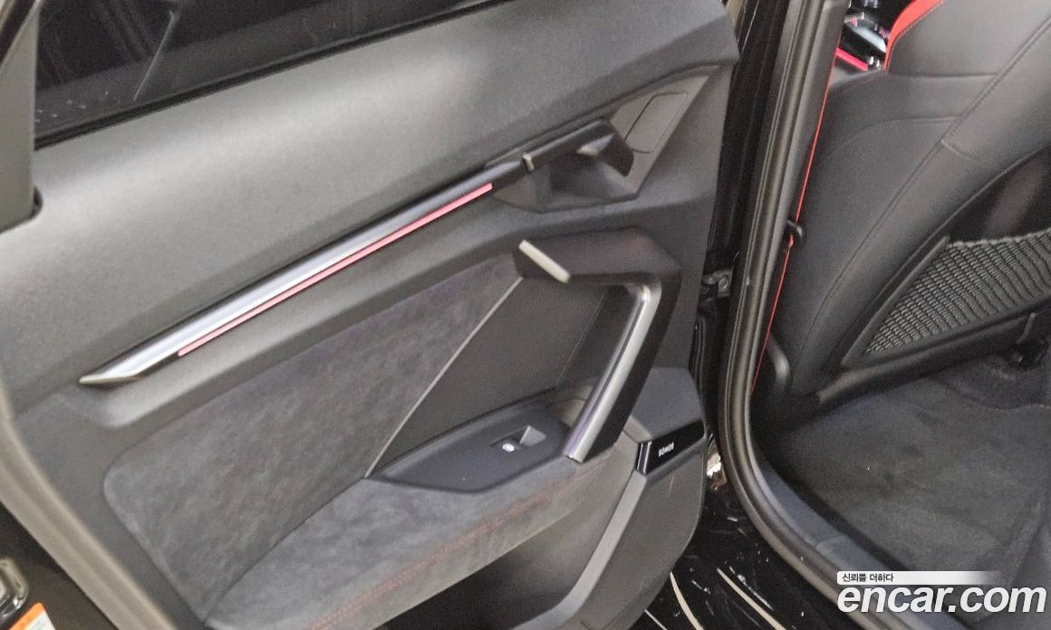 Audi RS3 (8Y) фото 12