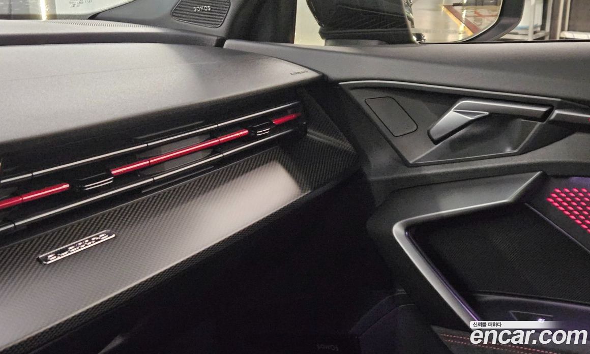 Audi RS3 (8Y) фото 15