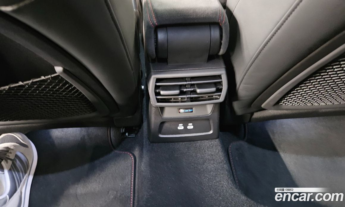 Audi RS3 (8Y) фото 17