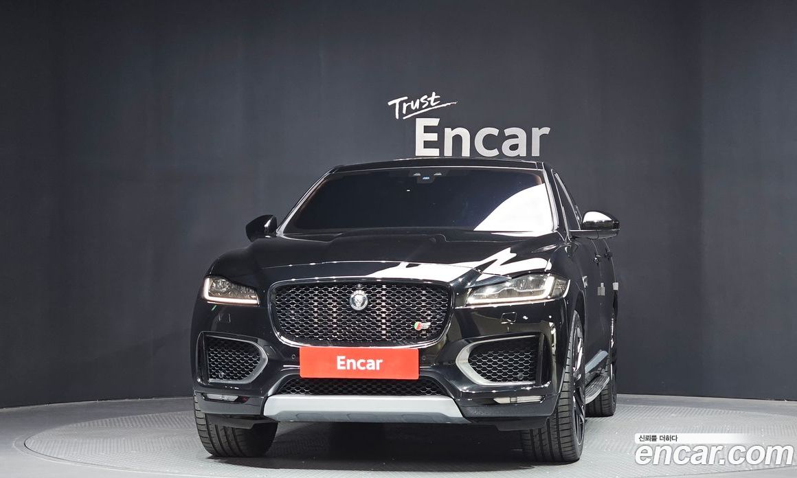 Jaguar F-PACE фото 3
