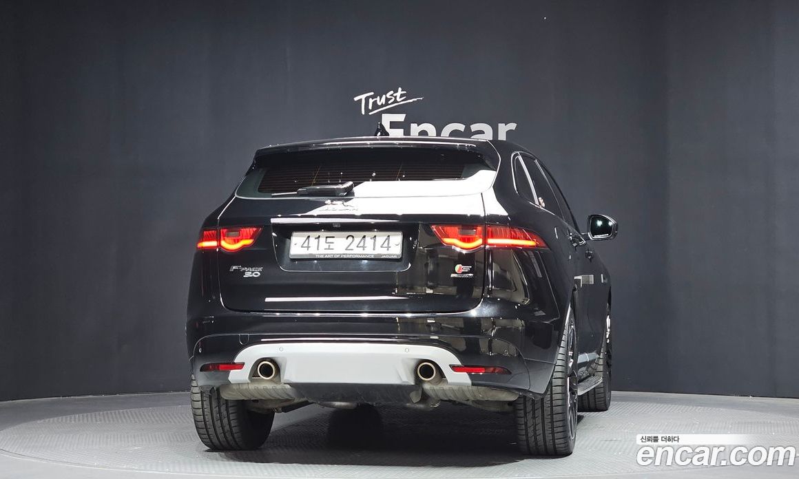 Jaguar F-PACE фото 4