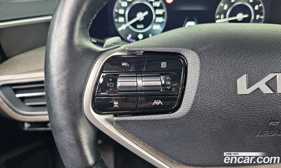 Kia K8 фото 15