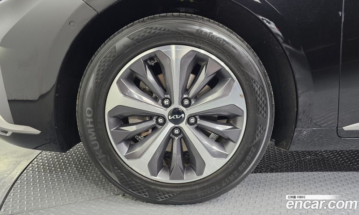 Kia K8 Hybrid фото 5