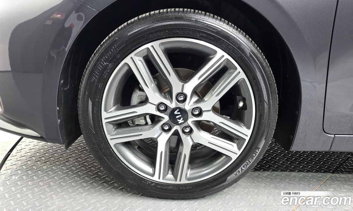 Kia K3 2nd Gen фото 5