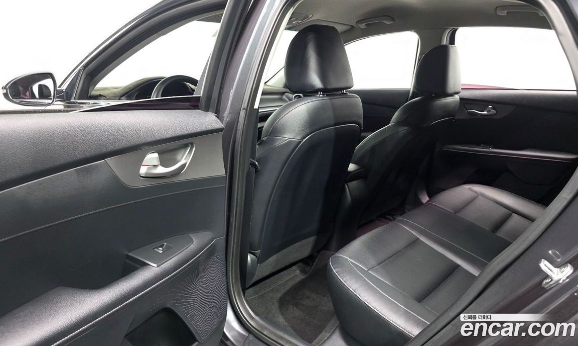 Kia K3 2nd Gen фото 11