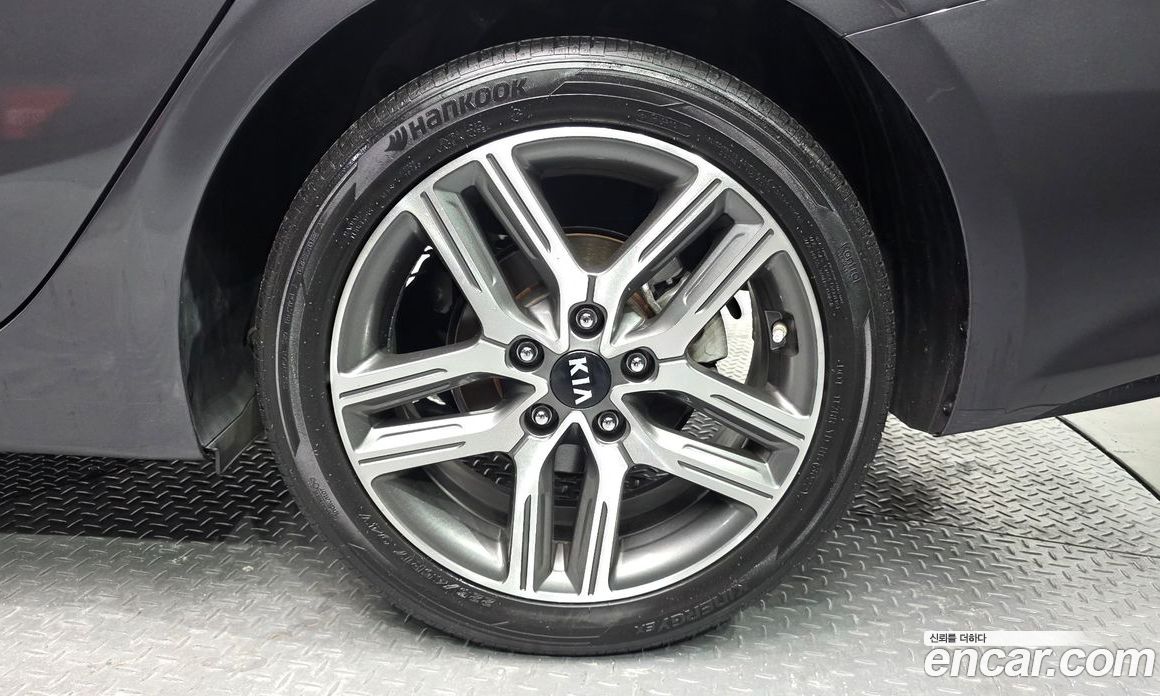 Kia K3 2nd Gen фото 21