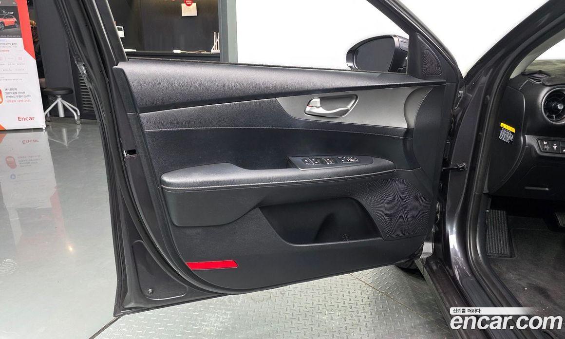 Kia K3 2nd Gen фото 24