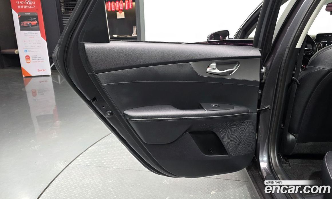 Kia K3 2nd Gen фото 25