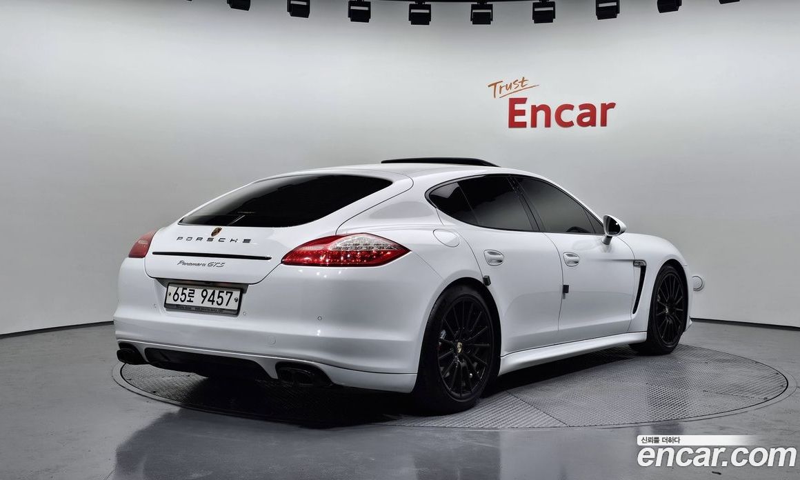 Porsche Panamera фото 2