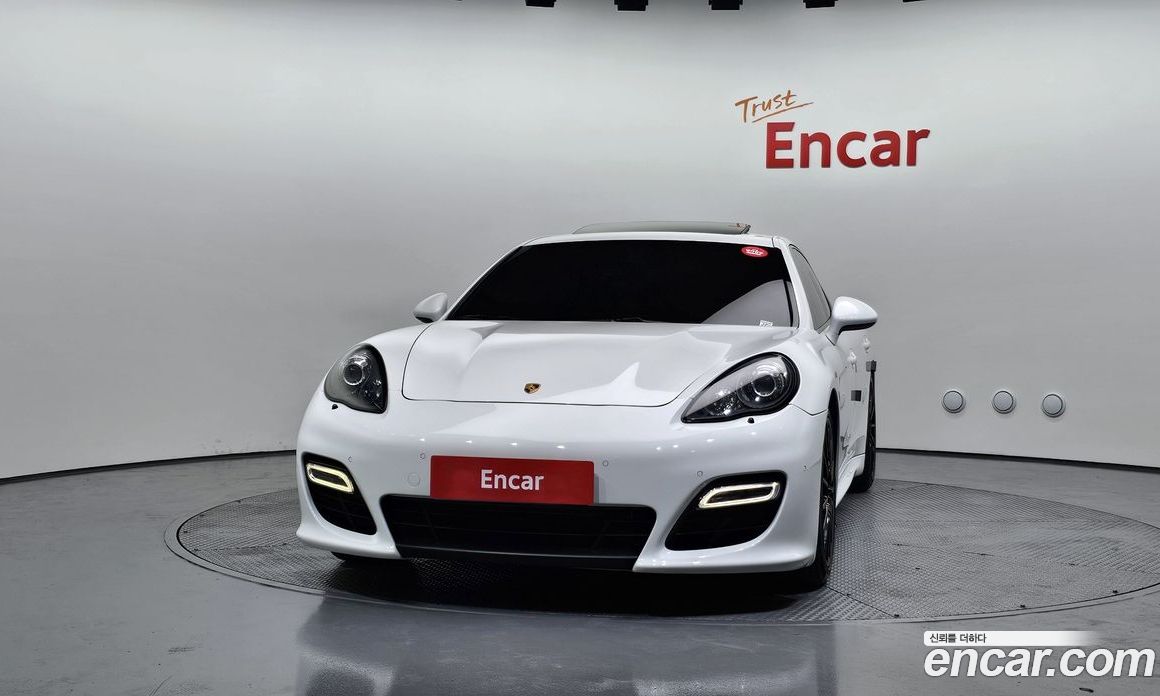 Porsche Panamera фото 3