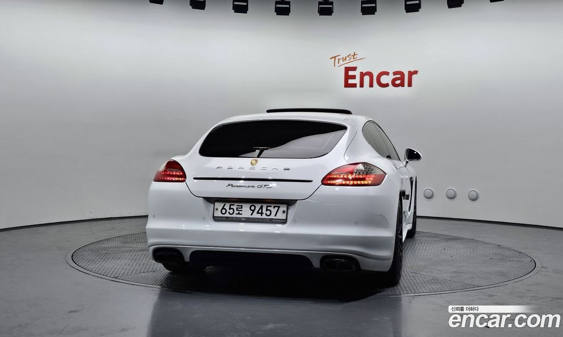 Porsche Panamera фото 4