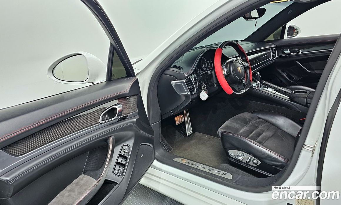 Porsche Panamera фото 10