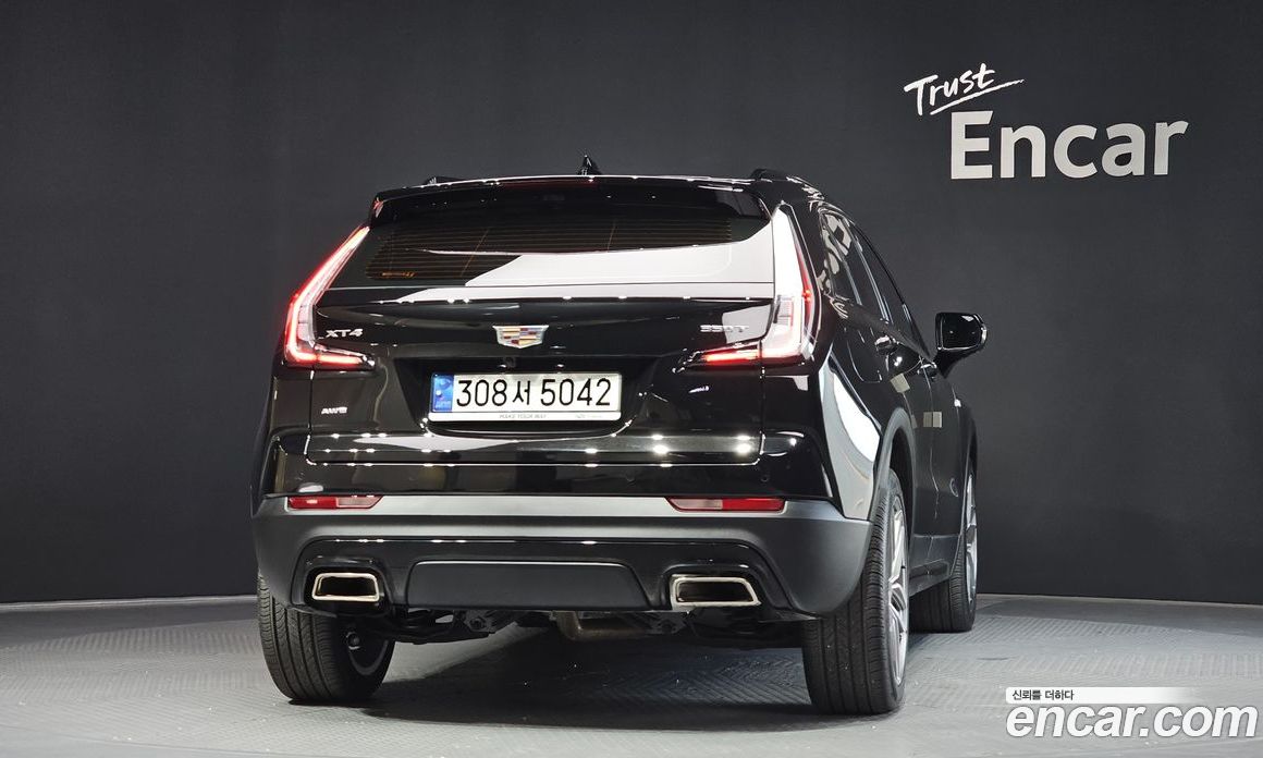 Cadillac XT4 фото 4