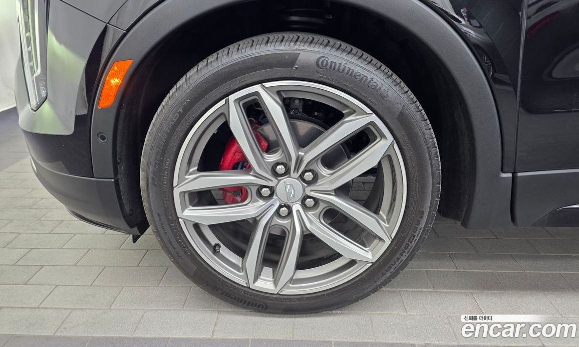 Cadillac XT4 фото 5