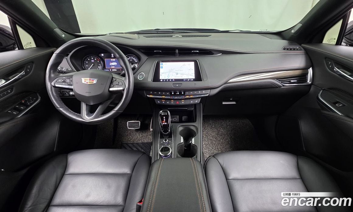 Cadillac XT4 фото 7