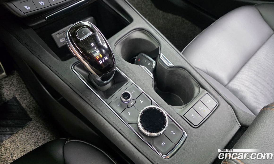 Cadillac XT4 фото 9
