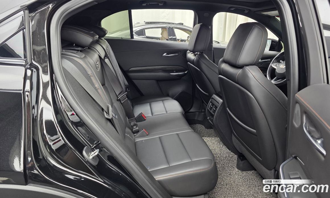 Cadillac XT4 фото 12