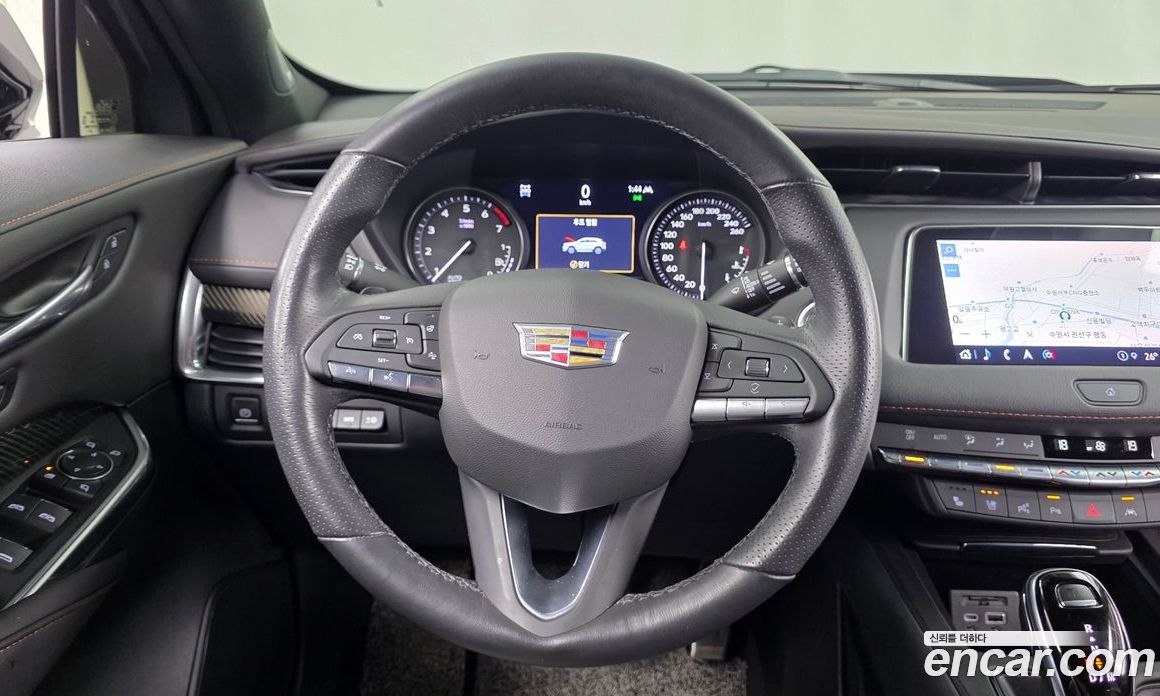 Cadillac XT4 фото 13