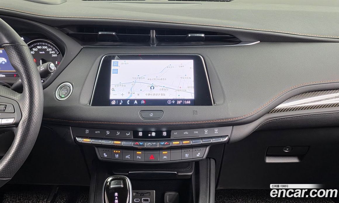 Cadillac XT4 фото 14