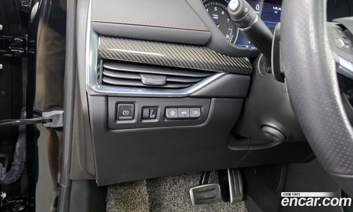 Cadillac XT4 фото 16