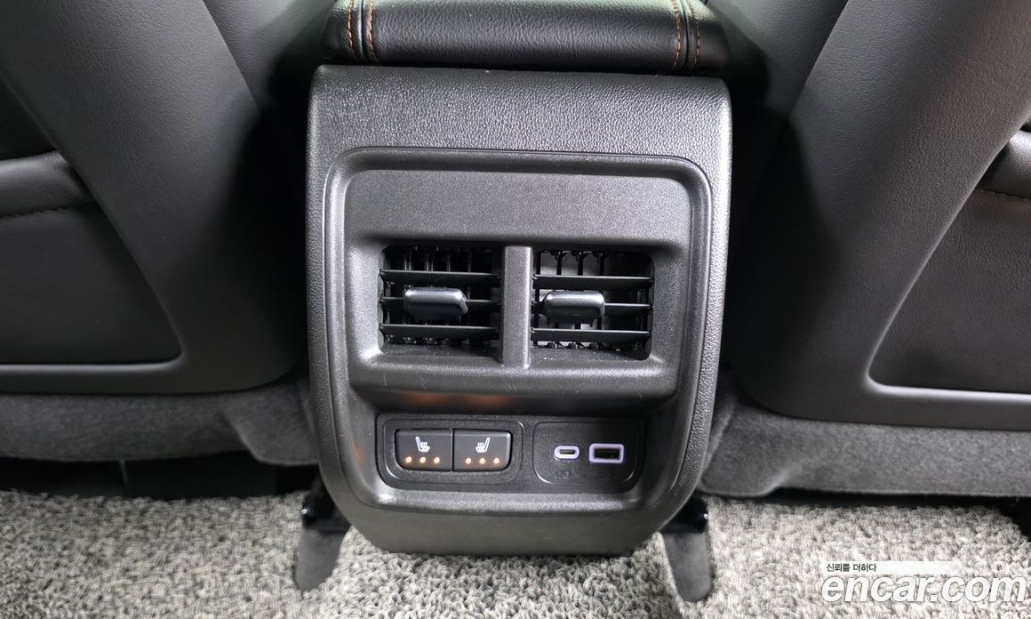 Cadillac XT4 фото 18