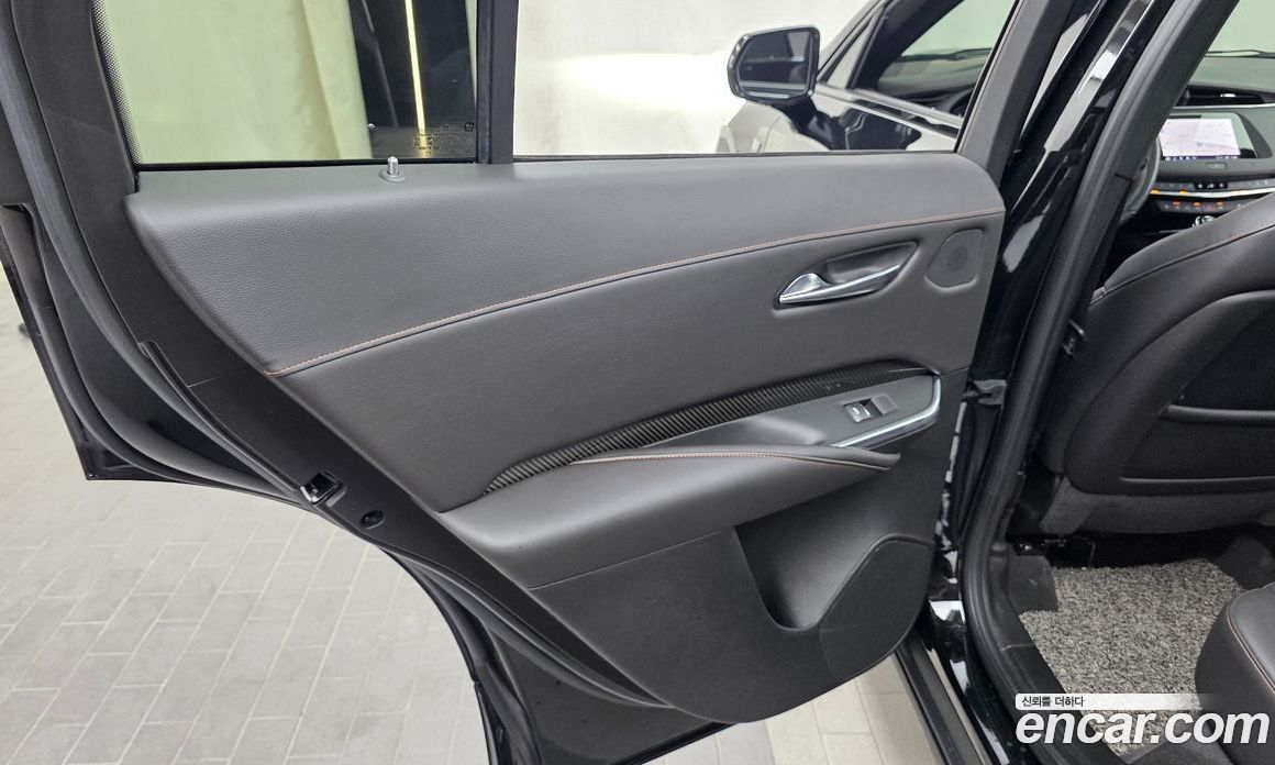 Cadillac XT4 фото 25