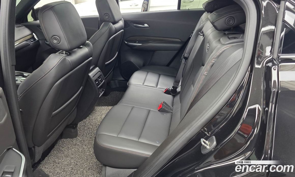Cadillac XT4 фото 26