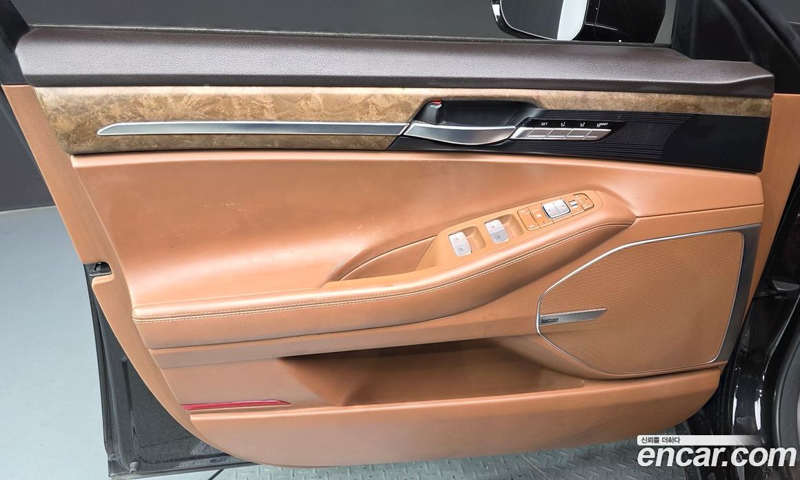 Genesis G90 фото 24