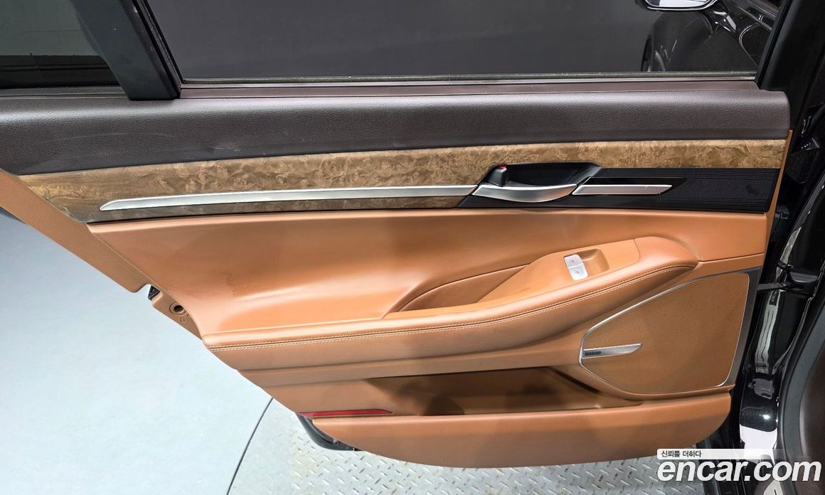 Genesis G90 фото 25