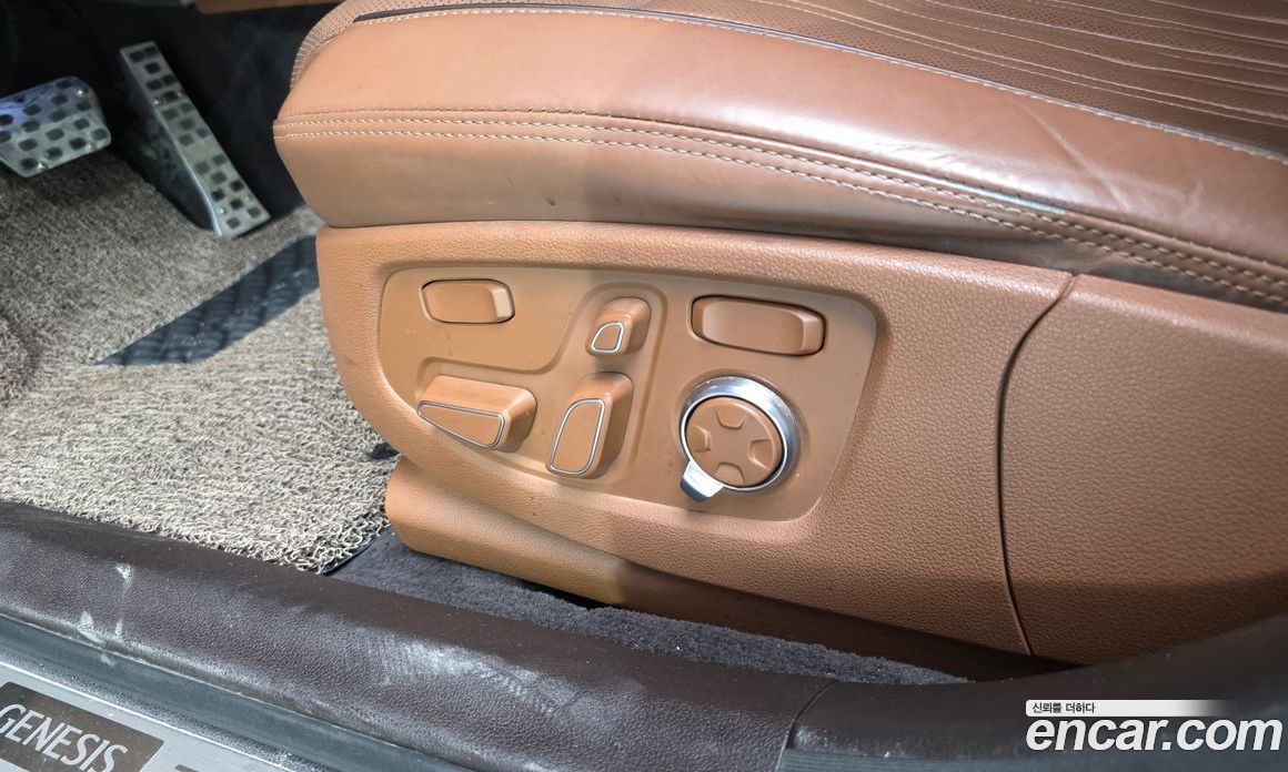 Genesis G90 фото 32