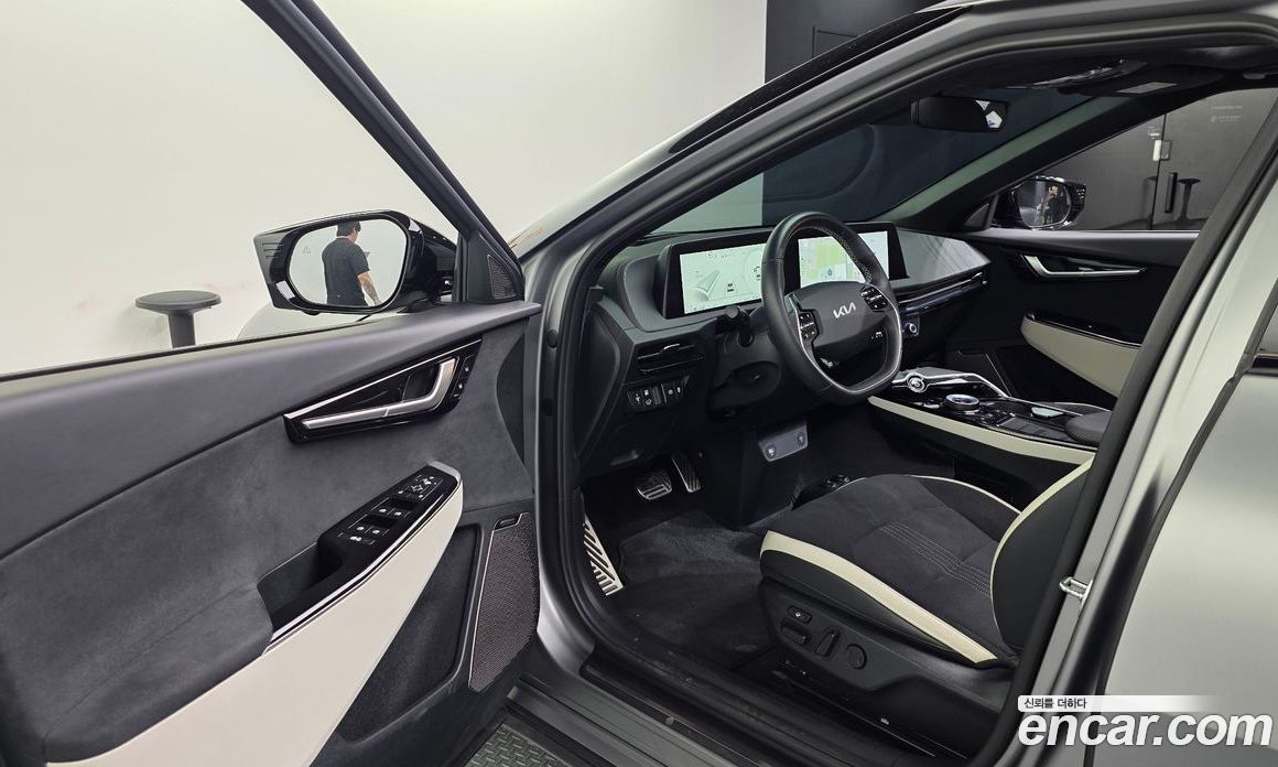 Kia EV6 фото 10